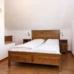 Nyaraló Doppelhaushaelfte,