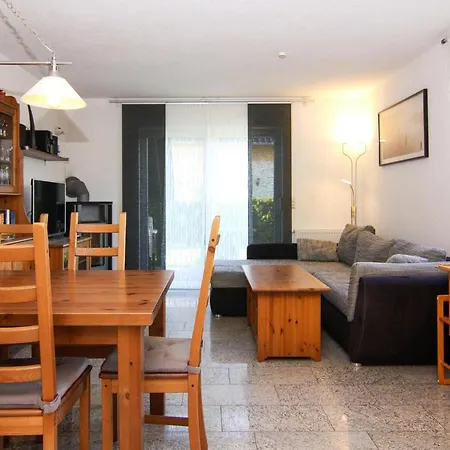 Doppelhaushaelfte, *