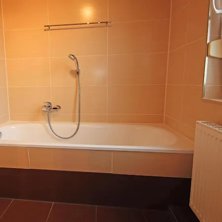 Holiday home Doppelhaushaelfte, Zingst