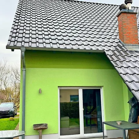 Nyaraló Doppelhaushaelfte, Zingst